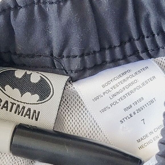 Batman Boys Swim lined Trunks size 7 - Picture 5 of 6
